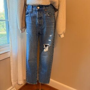 Levi’s Distressed Wedgie 28.5” Inseam